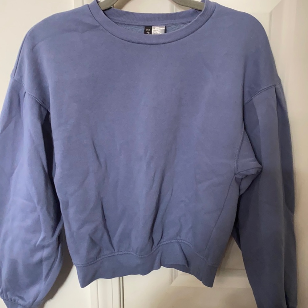 Blue H&M cropped crew neck size small.